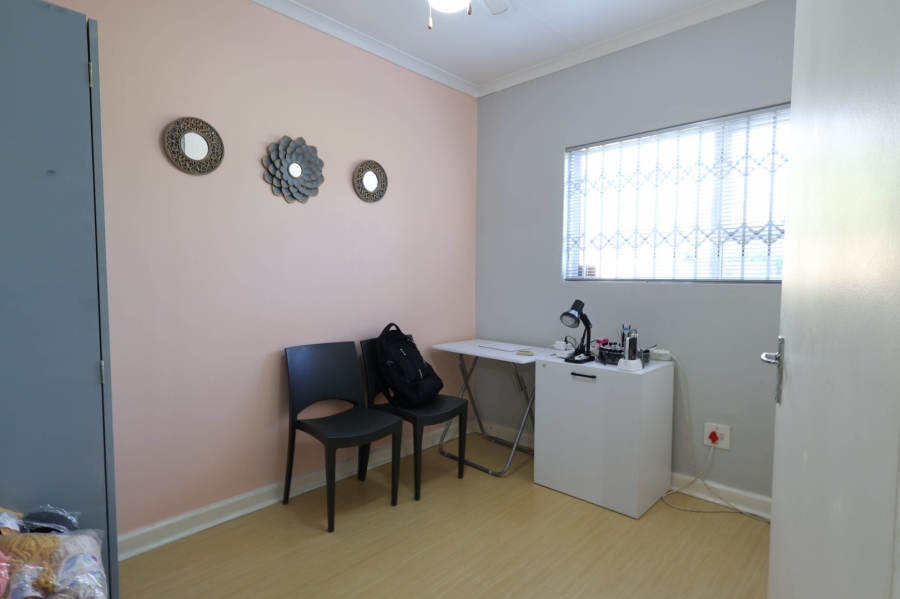 2 Bedroom Property for Sale in Lemoenkloof Western Cape